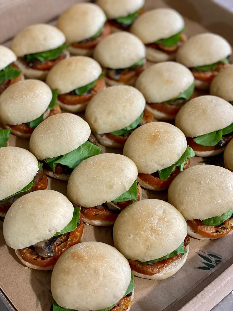 CAJITA 30 PERSONAS BOCADOS SALADOS