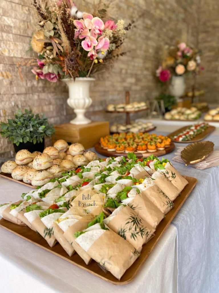 BANQUETERIA CON MONTAJE DE 25 A 30 PERSONAS
